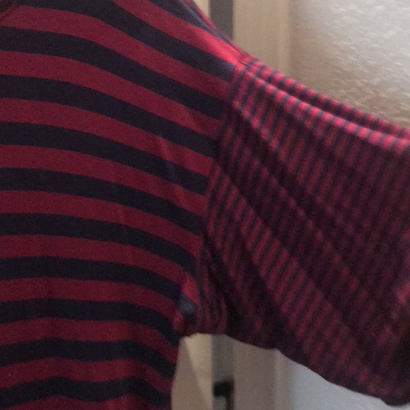 Women’s top - Picture 2 of 2